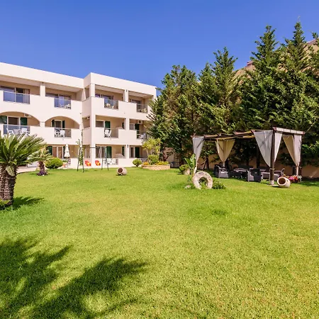 Remezzo & Aparthotel 4*