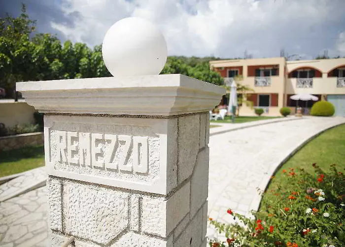 Remezzo & Lejlighedshotel Amoudi