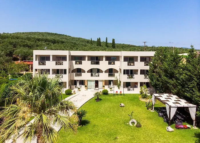 Remezzo & Lejlighedshotel Amoudi