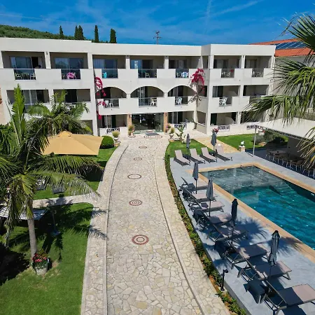 Remezzo & Aparthotel 2*
