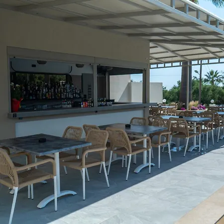 Remezzo & Aparthotel Amoudi