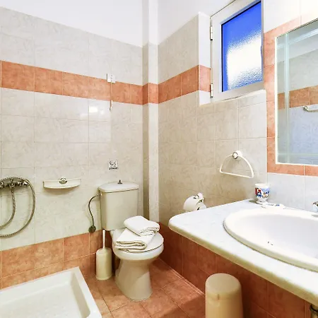 Remezzo Studios&apartments Amoudi