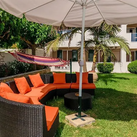 Remezzo & Aparthotel Amoudi
