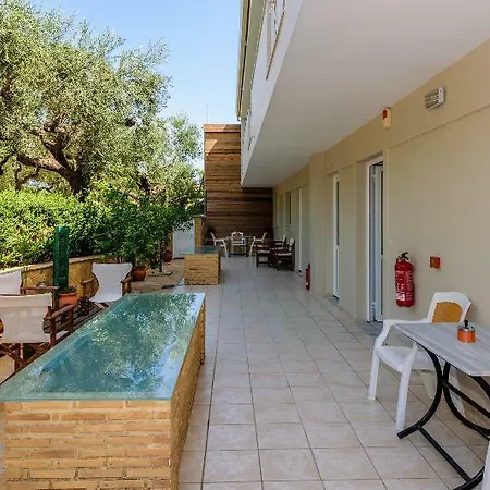 Remezzo & Aparthotel Amoudi