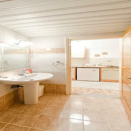 Aparthotel Remezzo & Amoudi