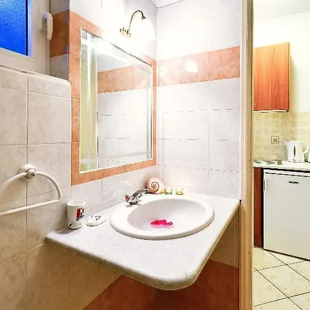 Aparthotel Remezzo & Amoudi